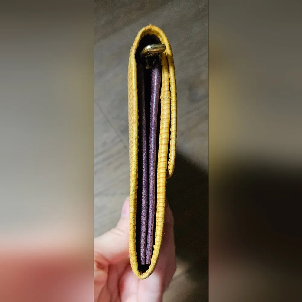 Louis Vuitton Yellow Epi Wallet in EUC - Picture 8 of 10